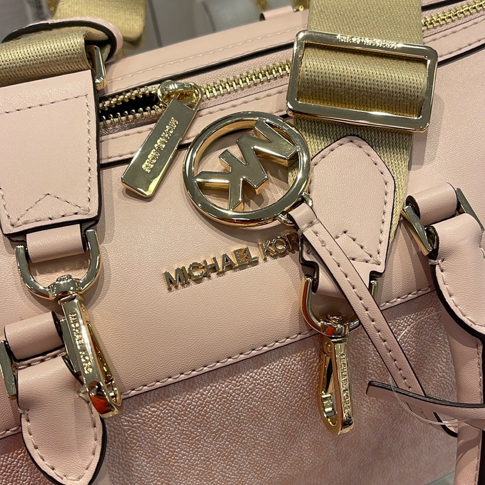 Michael Kors med Duffle Satchel Crossbody Bag Travel
Light Powder Blush NWT - Picture 15 of 16